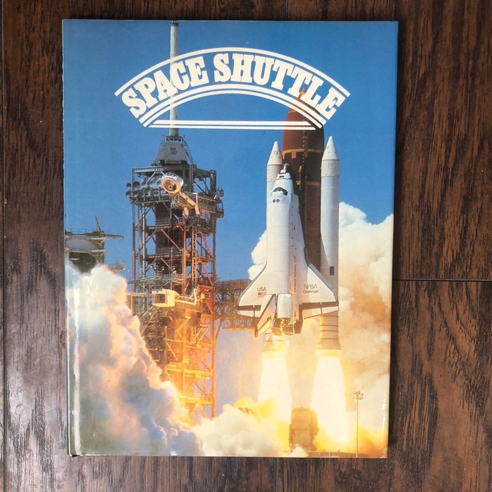 SPACE SHUTTLE Robin Kerrod - Hardcover W Dust Jacket 1984 Apollo Book NASA